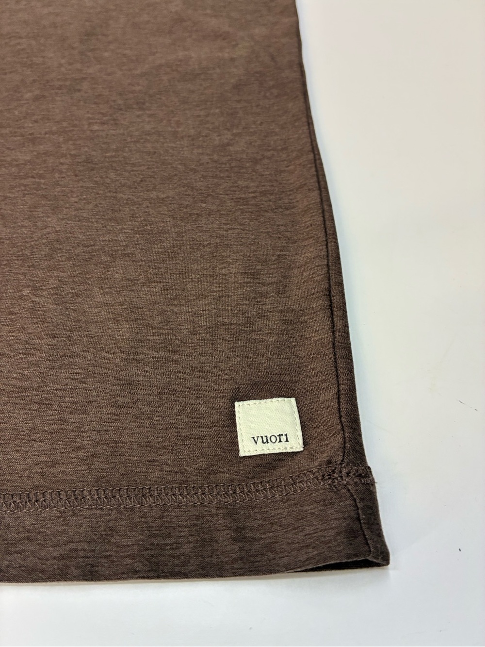 Vuori Strato Tech V Neck Tee, heathered Brown with inspirational tag, Men’s Med